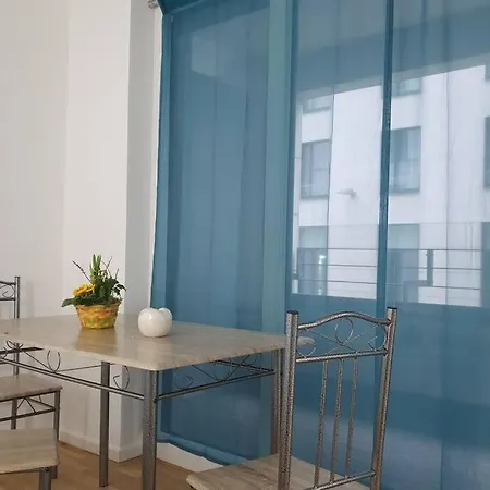 Altstadt Frauenkirche Moderncomfort Netflix Rainshower *